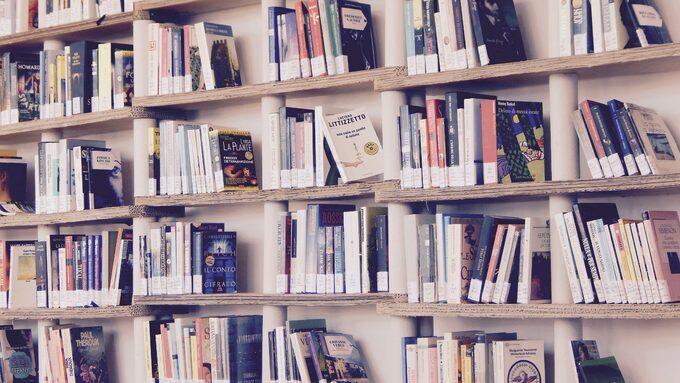 marisa_sias-books-1617327.jpg
